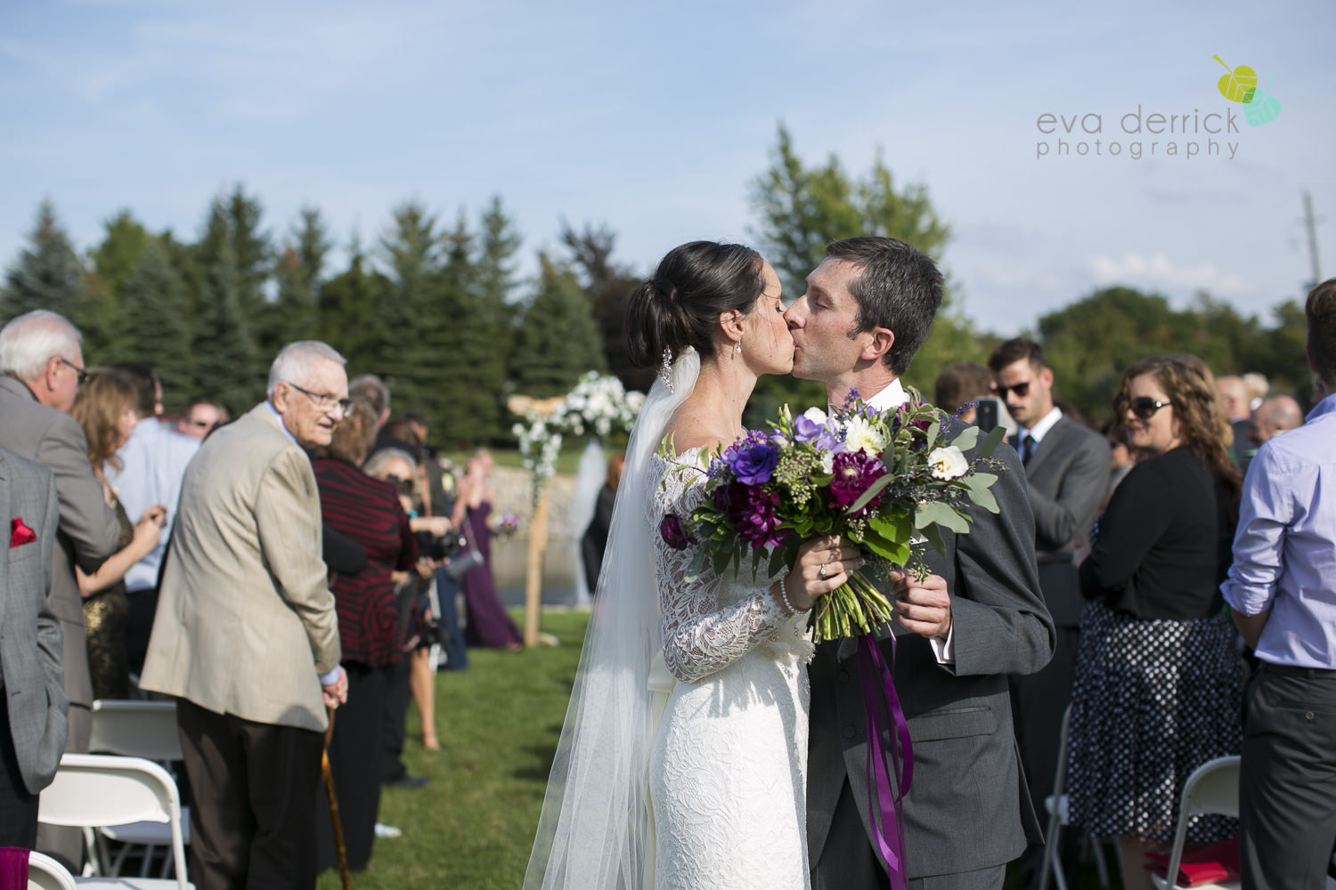 St-Catharines-Wedding-Photographer-Hernder-Estate-Wines-Niagara-Weddings-photography-by-Eva-Derrick-Photography-026.JPG