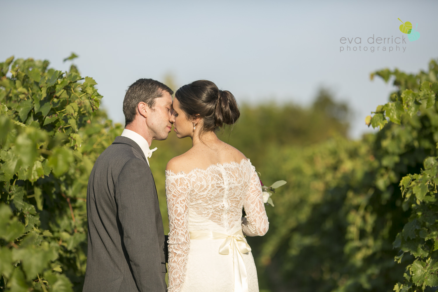 St-Catharines-Wedding-Photographer-Hernder-Estate-Wines-Niagara-Weddings-photography-by-Eva-Derrick-Photography-037.JPG