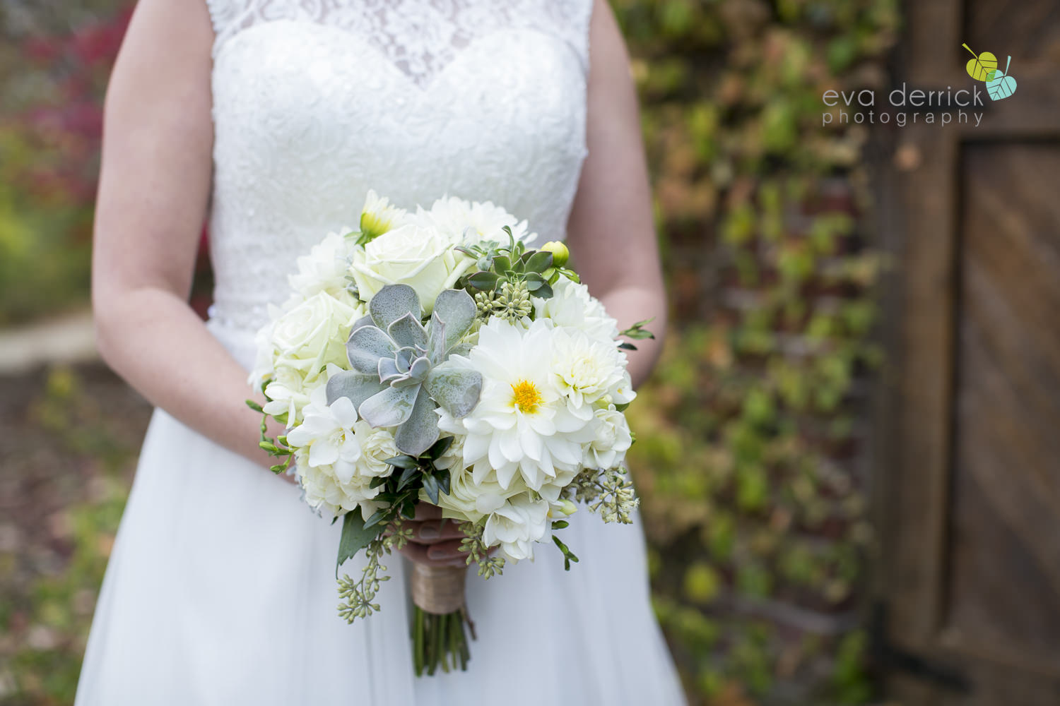 Niagara-on-the-Lake-Wedding-Photographer-Pillar-and-Post-Vintage-Hotels-Niagara-Weddings-photography-by-Eva-Derrick-Photography-018.JPG