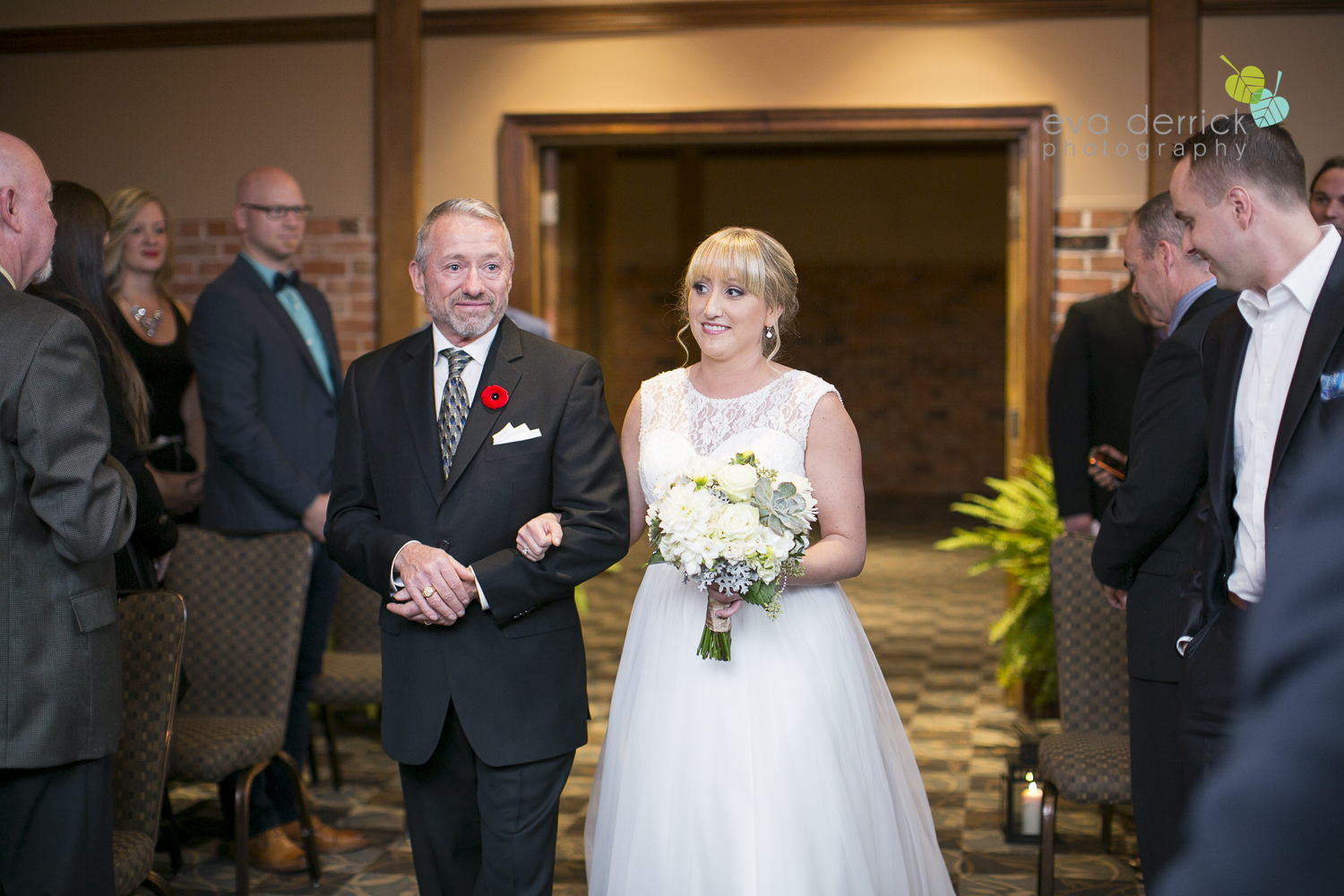 Niagara-on-the-Lake-Wedding-Photographer-Pillar-and-Post-Vintage-Hotels-Niagara-Weddings-photography-by-Eva-Derrick-Photography-034.JPG