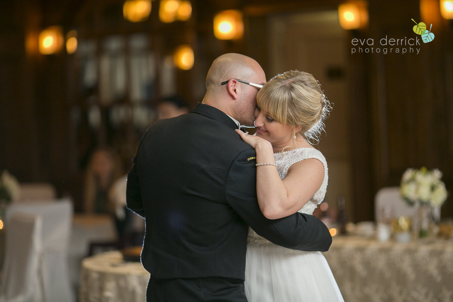 Niagara-on-the-Lake-Wedding-Photographer-Pillar-and-Post-Vintage-Hotels-Niagara-Weddings-photography-by-Eva-Derrick-Photography-050.JPG