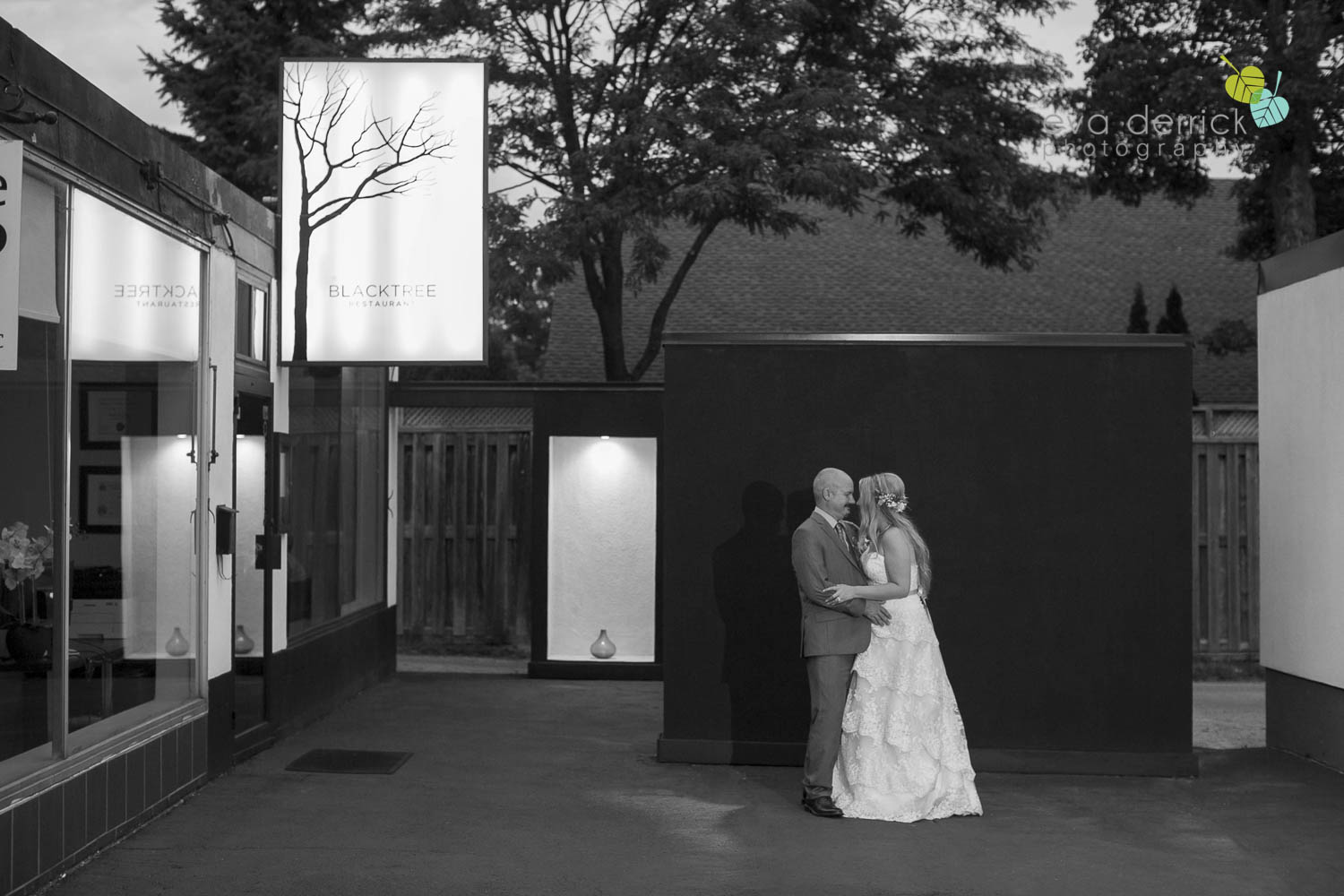 Burlington-Weddings-intimate-weddings-Blacktree-Restaurant-wedding-photo-by-eva-derrick-photography-043.JPG