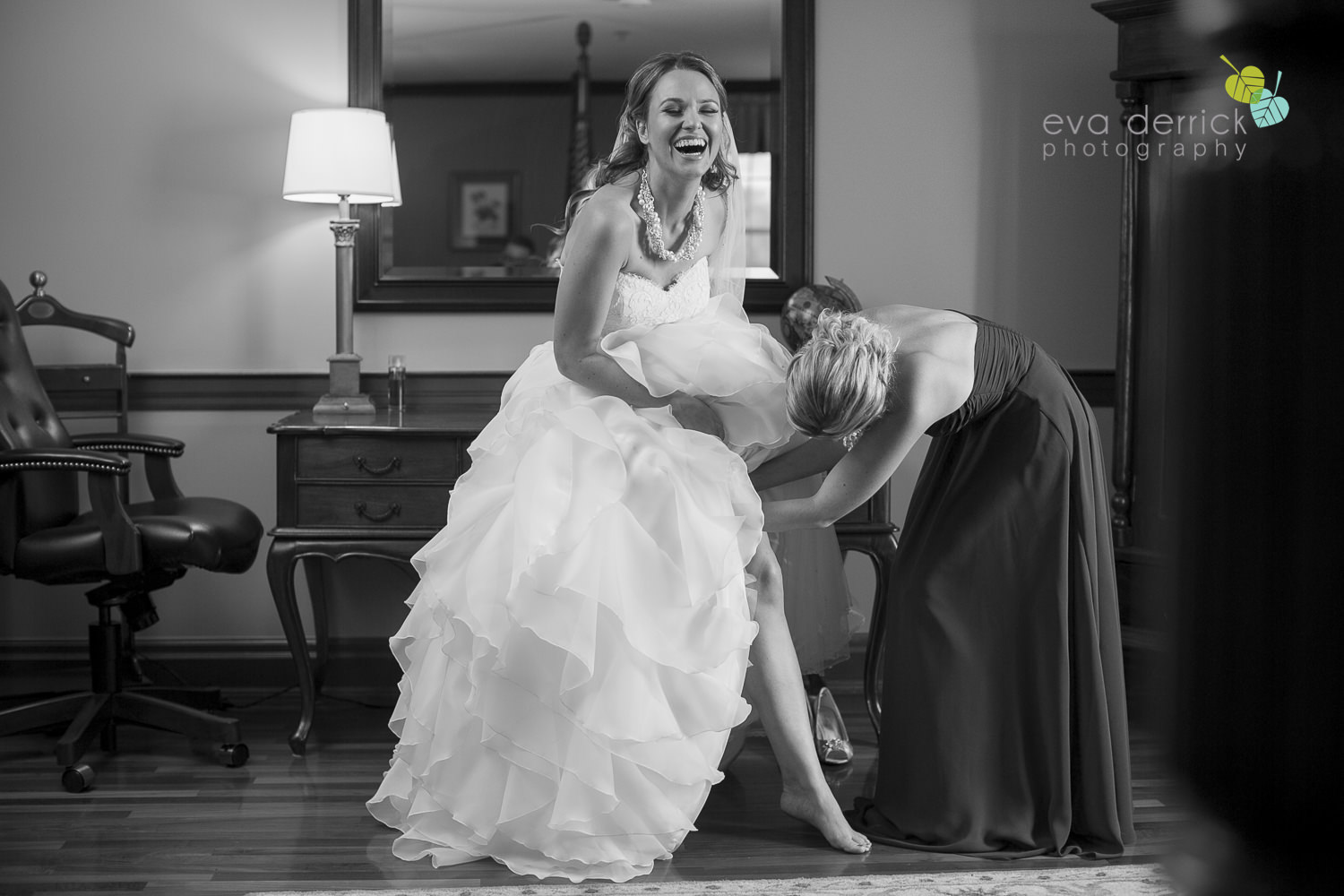 Pillar-and-Post-Weddings-Niagara-on-the-Lake-Vintage-Hotels-wedding-photo-by-eva-derrick-photography-014.JPG