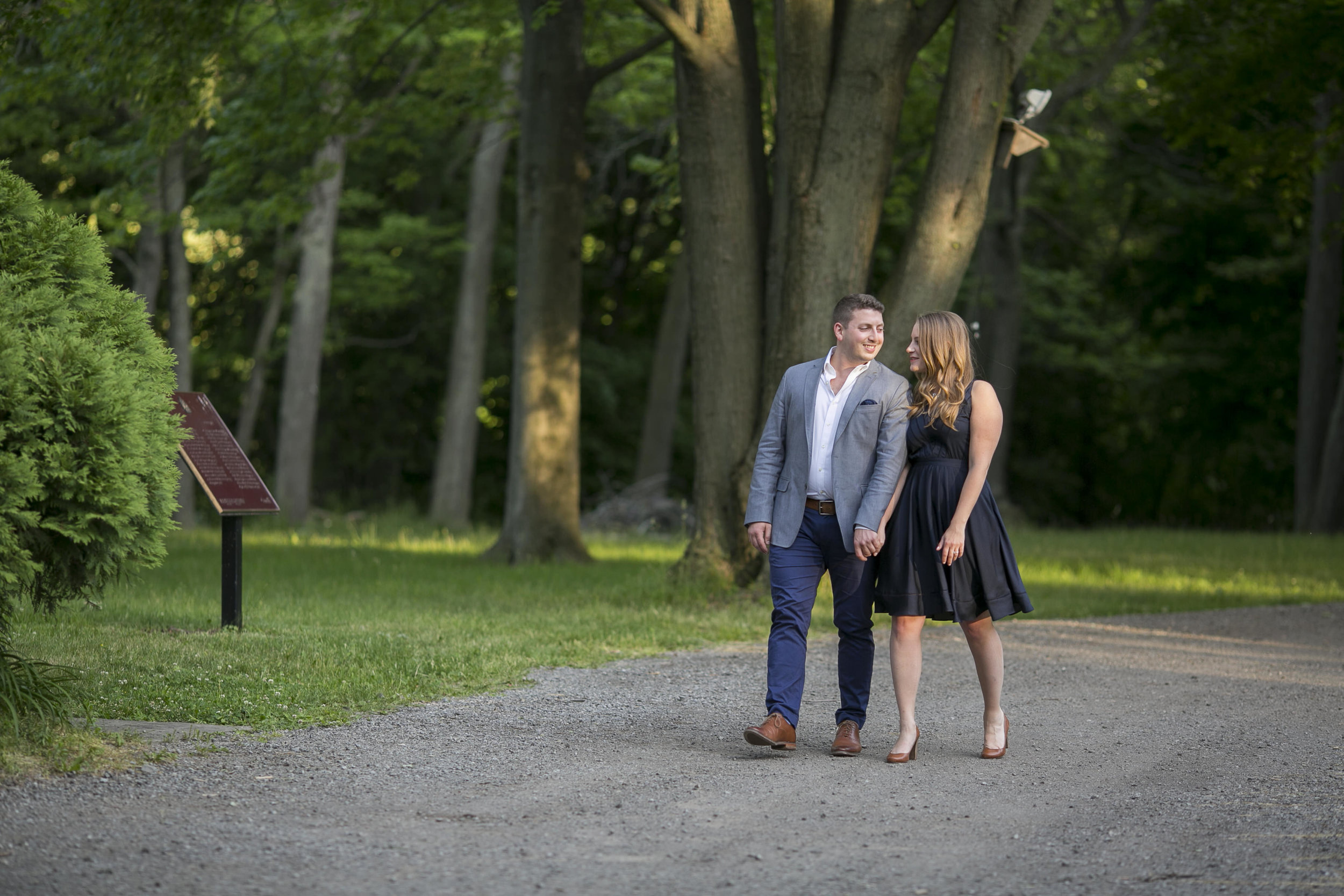 Niagara-on-the-Lake-Summer-Engagement-photos-by-Philosophy-Studios004.JPG