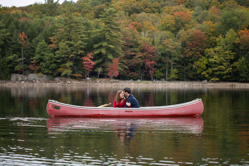 Canoe-engagement-session-Minden-forest-photo-by-philosophy-studios-eva-derrick-photography-012.jpg