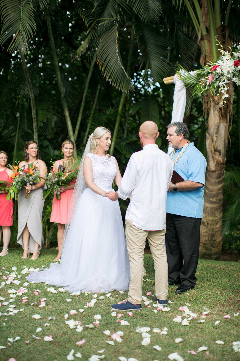 Hawaii-wedding-photographers-destination-Weddings-Oahu-photographers-event-photographers-Philosophy-Studios-Eva-Derrick-Photography-0024.JPG