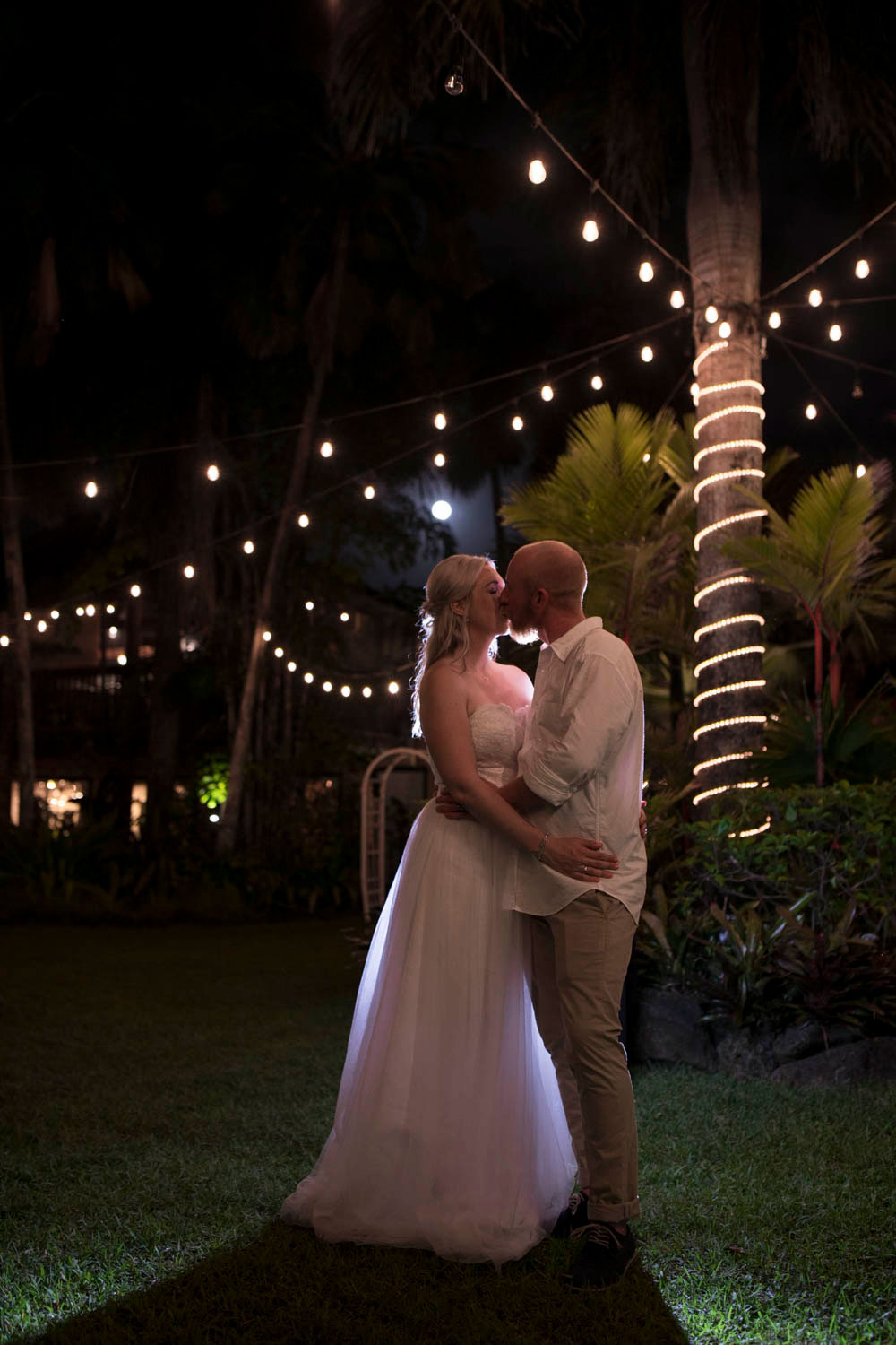 Hawaii-wedding-photographers-destination-Weddings-Oahu-photographers-event-photographers-Philosophy-Studios-Eva-Derrick-Photography-0065.JPG