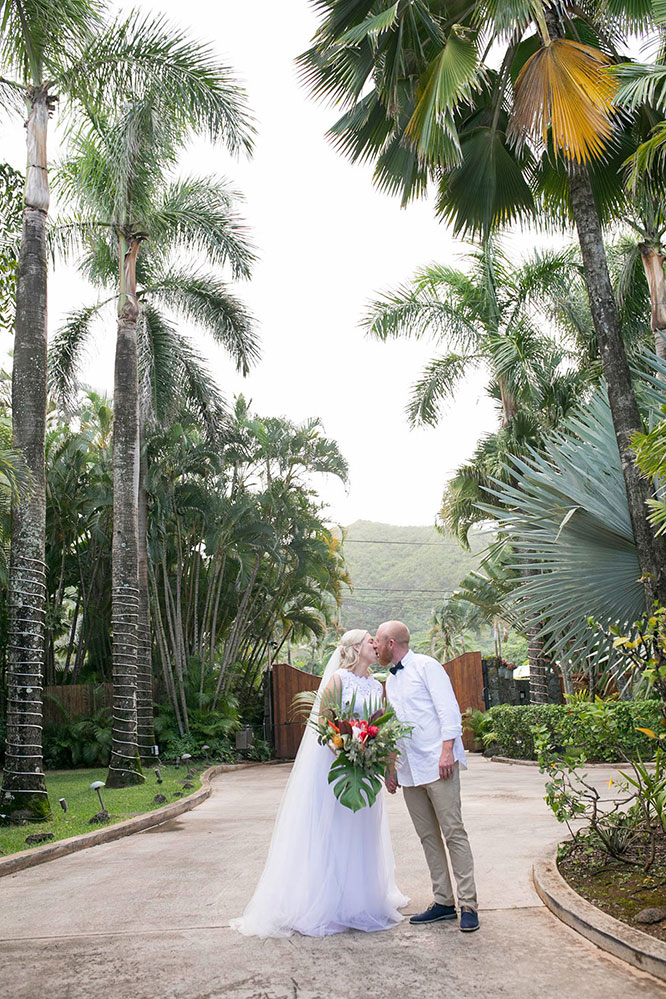 Hawaii-Destination-Wedding-and-Event-Photographer-Niagara-on-the-Lake-Philosophy-Studios-Photo-by-Eva-Derrick-Filer-001.jpg