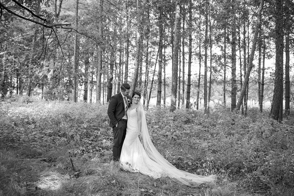 Kurtz-Orchards-wedding-photographer-black-and-white-philosophy-studios-Meg-wedding-photographer-003.JPG