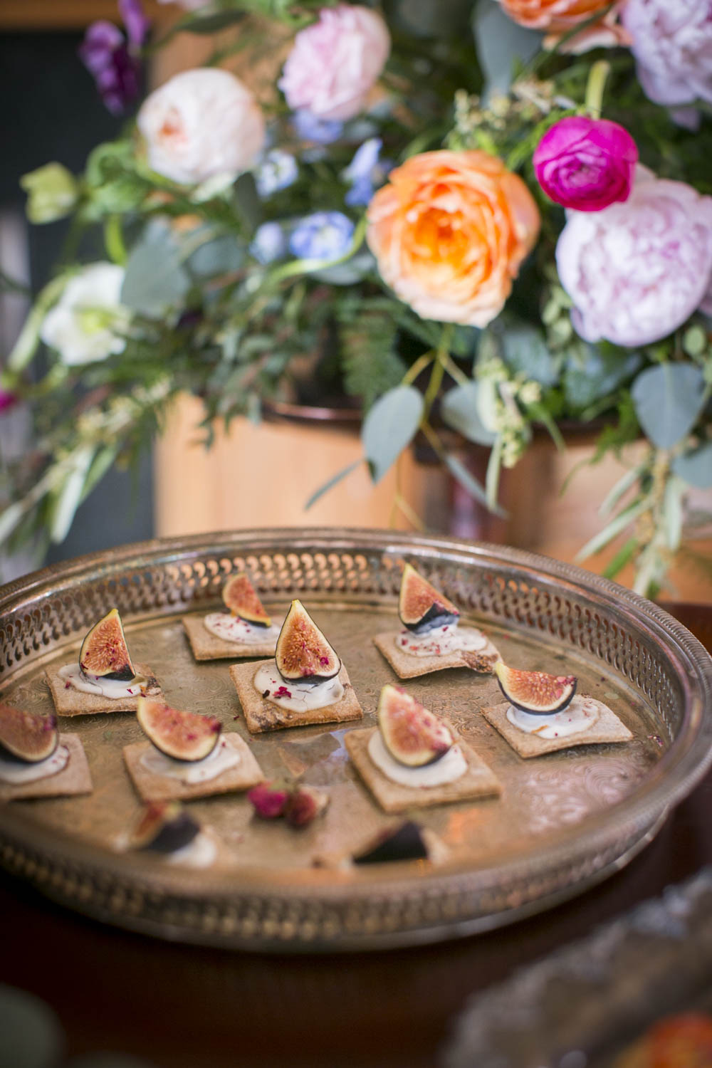 Elegant-Wedding-Magazine-Wedding-Feature-Vintage-Reflections-Editorial-photographers-Willowbank-Estate-photo-by-eva-derrick-photography-philosophy-studios-015.JPG