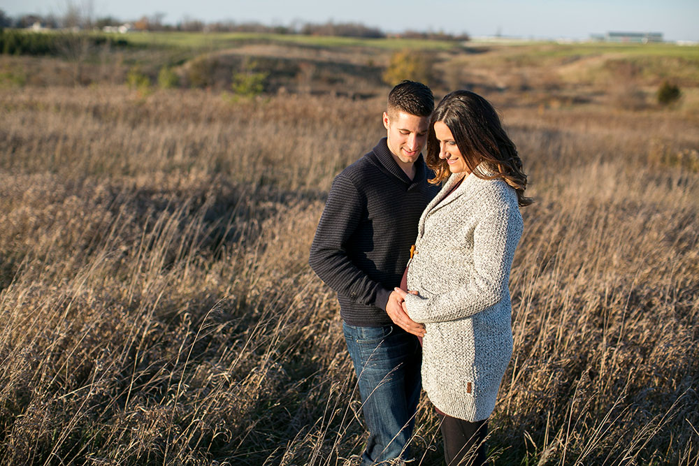 Winter-maternity-session-niagara-maternity-photographer-tree-farm-photos-photo-by-philosophy-studios-0017.jpg