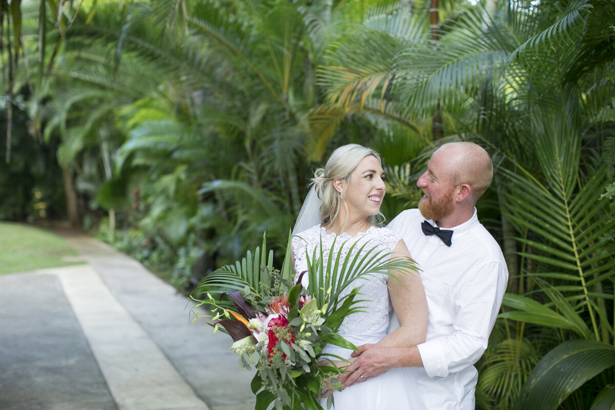 Oahu-Hawaii-Wedding-Photographers-Destination-Wedding-Photographers-photo-by-Philosophy-Studios-0047.JPG