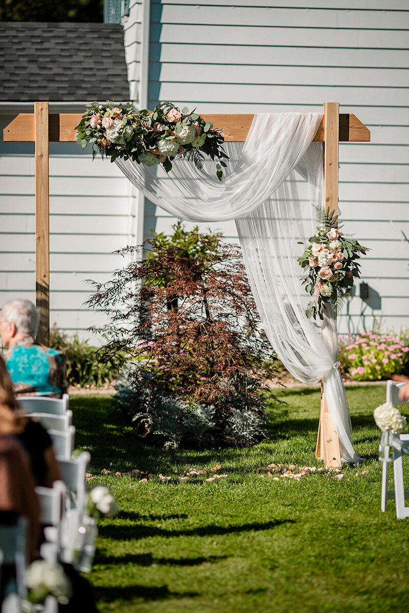 Niagara-Weddings-Private-photo-by-Philosophy-Studios-027.jpg