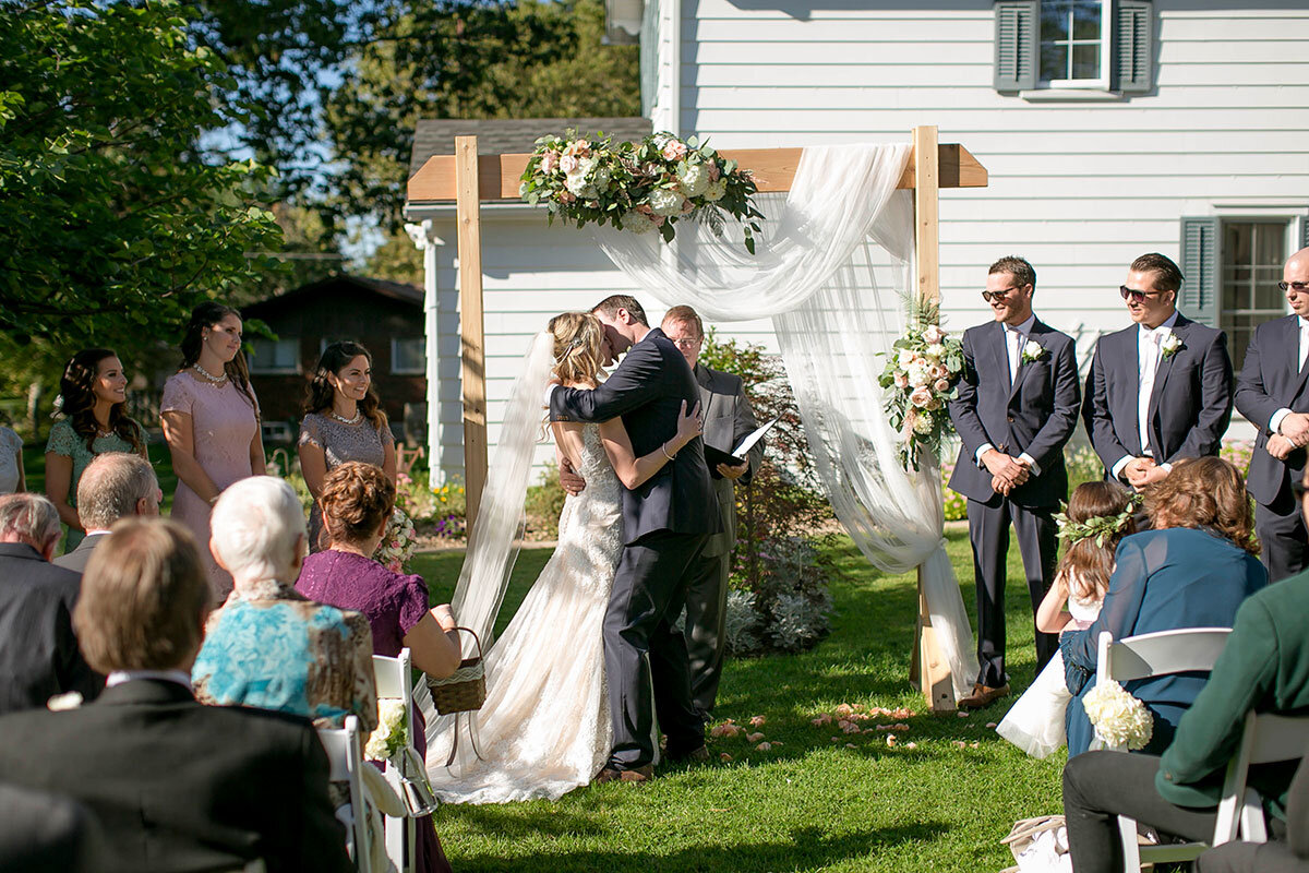 Niagara-Weddings-Private-photo-by-Philosophy-Studios-045.jpg