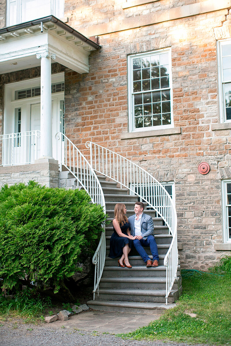 Niagara-on-the-Lake-Summer-Engagement-photos-by-Philosophy-Studios-001.jpg