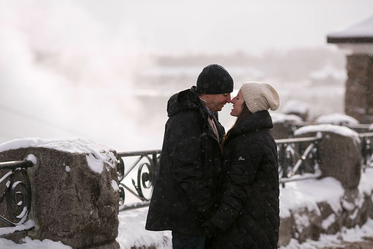 Niagara-Falls-Winter-Portrait-Session-photos-by-Philosophy-Studios-0008.jpg