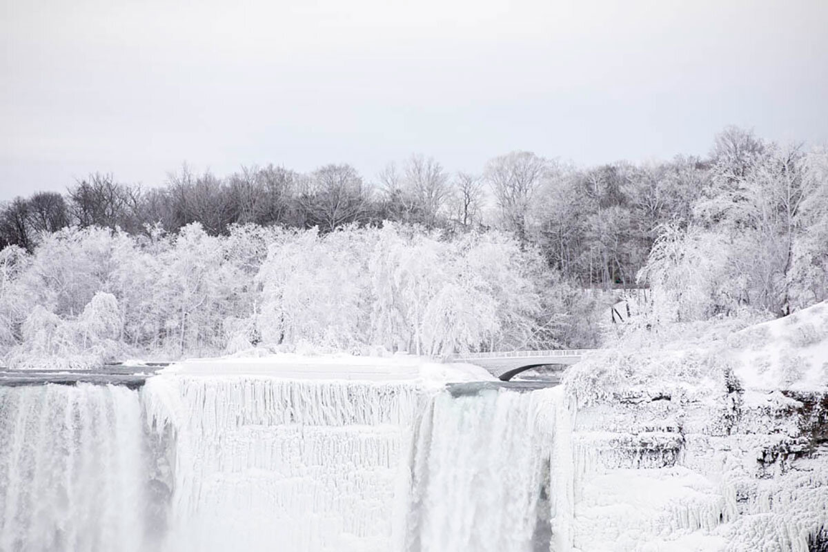 Niagara-Falls-Winter-Portrait-Session-photos-by-Philosophy-Studios-0016.jpg