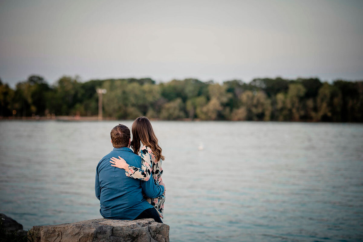 Summer-Engagement-Session-Niagara-on-the-Lake-photos-by-Philosophy-Studios-013.jpg