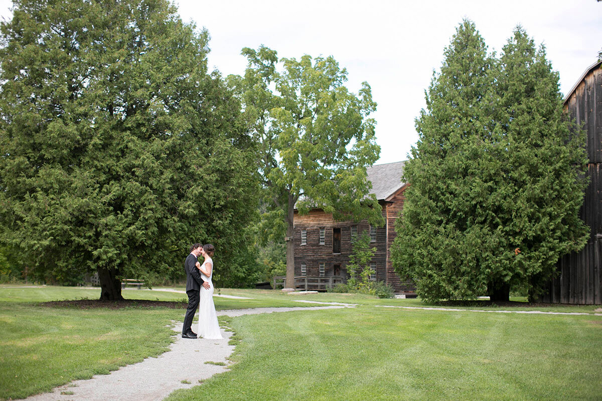 Two-Sisters-Vineyards-Wedding-Niagara-on-the-Lake-photos-by-Philosophy-Studios-0023.JPG