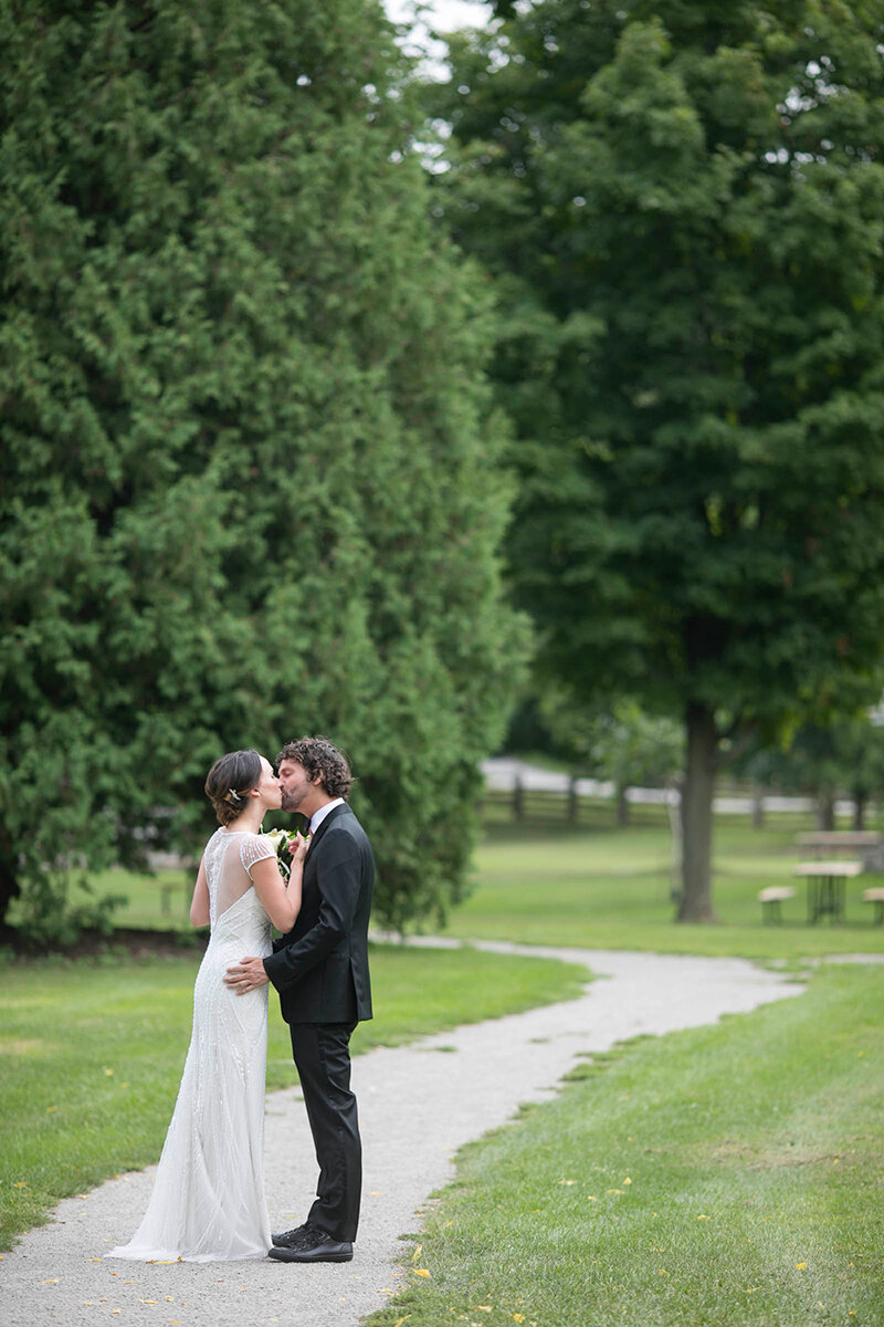 Two-Sisters-Vineyards-Wedding-Niagara-on-the-Lake-photos-by-Philosophy-Studios-0028.JPG