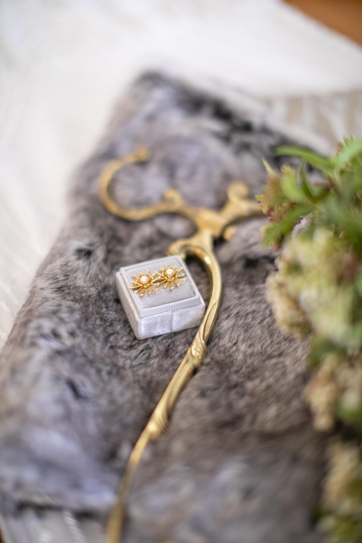 Micro-Wedding-Editorial-Winter-Elopement-Gooderham-photography-by-Philosophy-Studios-0047.JPG