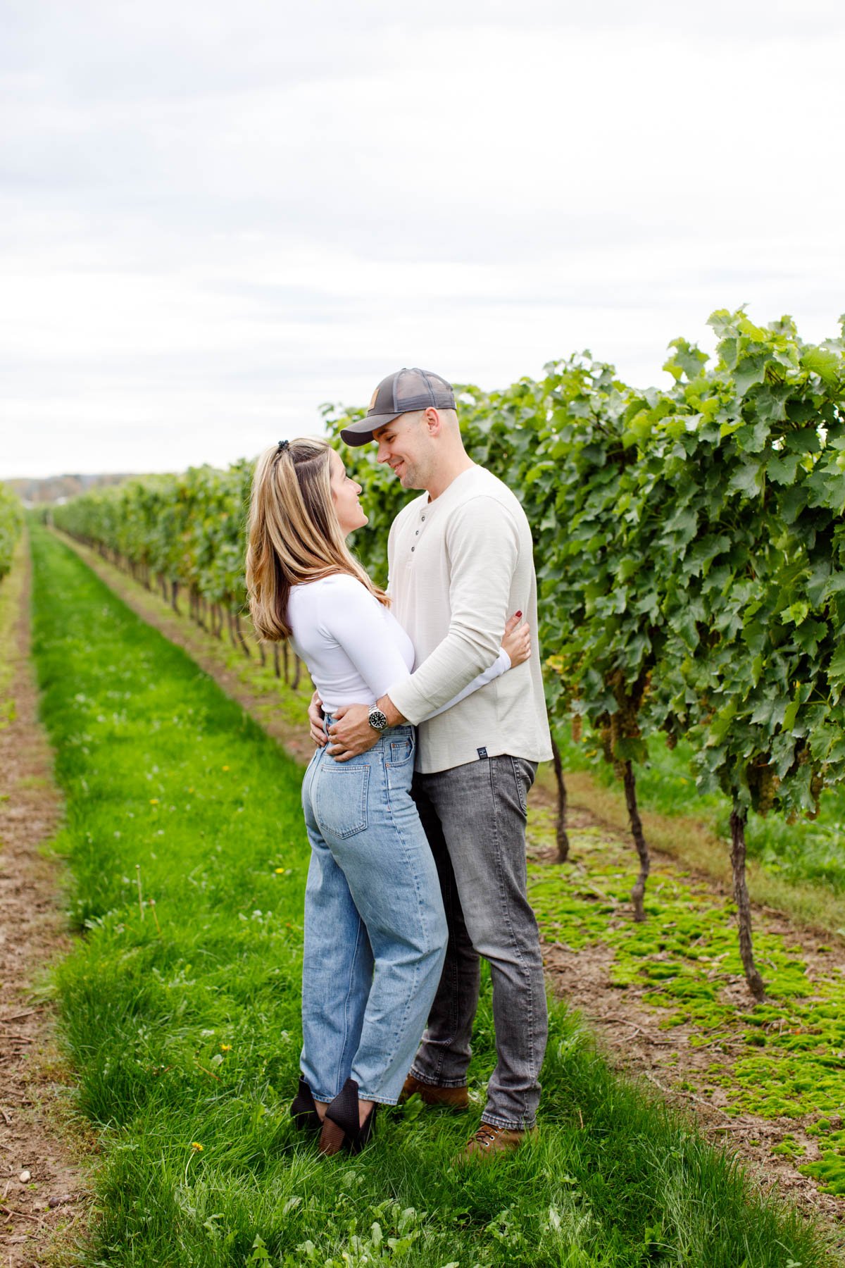 vineyard-engagement-session-beamsville-photos-by-philosophy-studios-0012.JPG