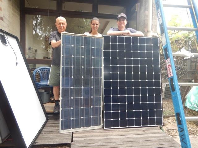 Neighbours, Graeme, Thais and Jake, with a 1996 panel (120 watts) on the left, which was replaced by a 2015 panel (327 watts)