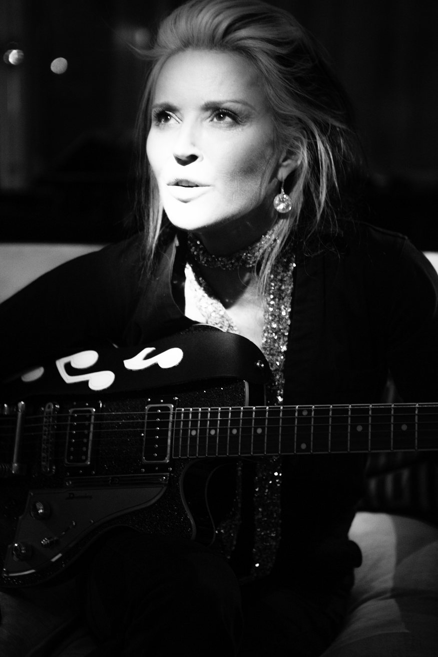 Daphne Guinness by Fiona Garden.png