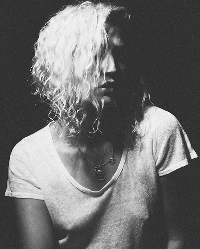 via @lars.andersson - I was asked to photograph myself for Lars&rsquo; new collection of utterly timeless knits .
.
&lsquo;Photographer fiona garden explores the SS20 collection in a series of self portraits. 
Here in a linen t shirt.&rsquo;