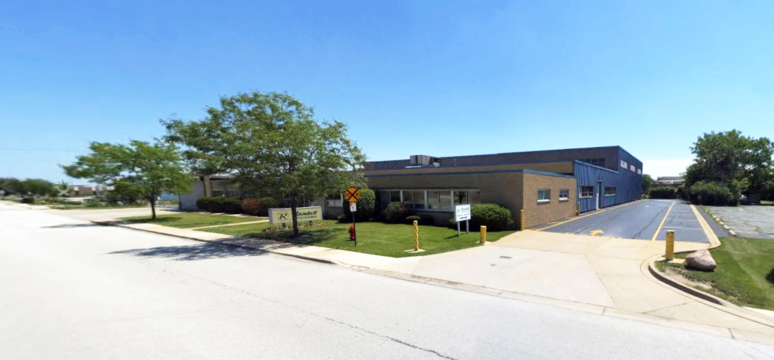 2483 Greenleaf_BldgPhoto.jpg