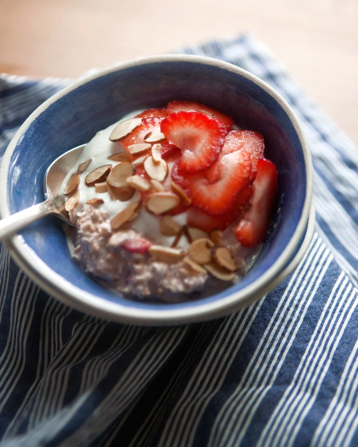 Chilled-Strawberry-Oatmeal__0050.jpg