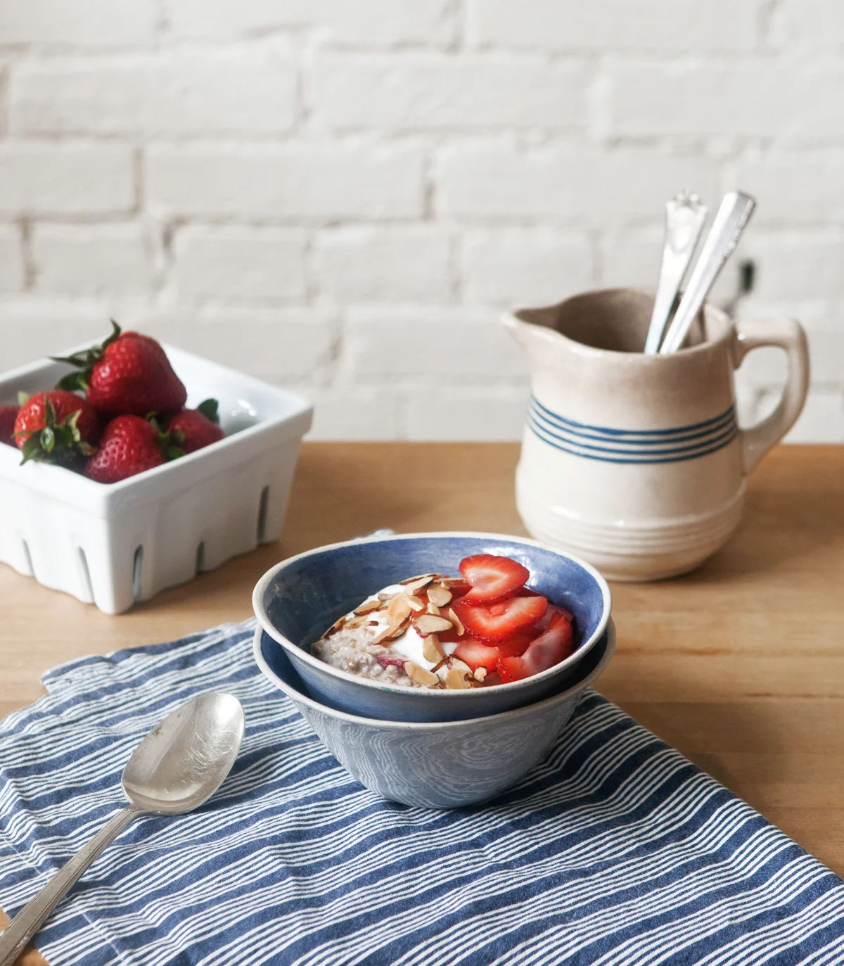 Chilled-Strawberry-Oatmeal__0020.jpg