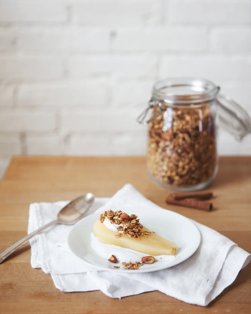 poached-pears-with-granola_01.jpg