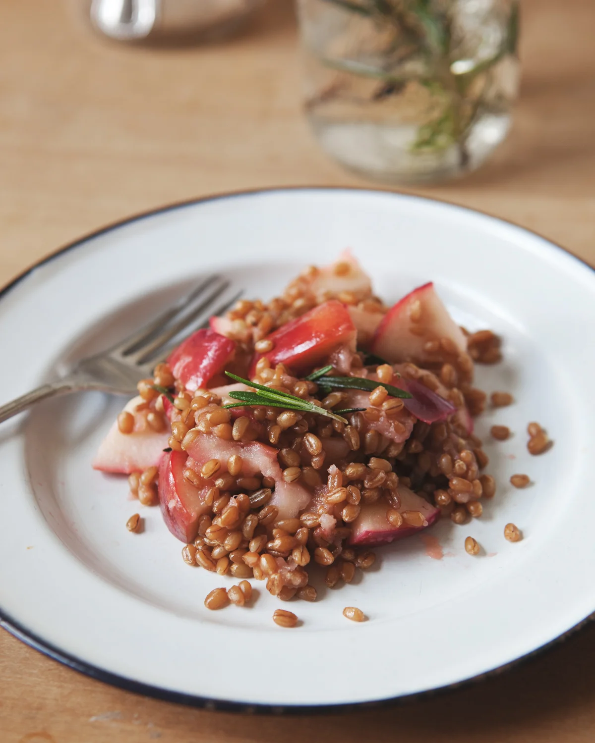 Warm-Rosemary-Apple-Wheatberry-Salad_03.jpg