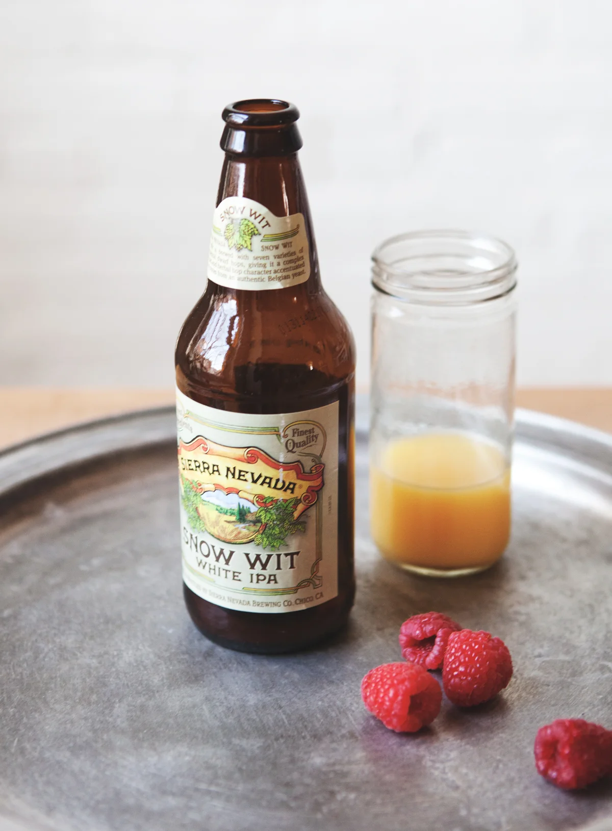 White-IPA-Beermosa-with-Muddled-Raspberries_04.jpg