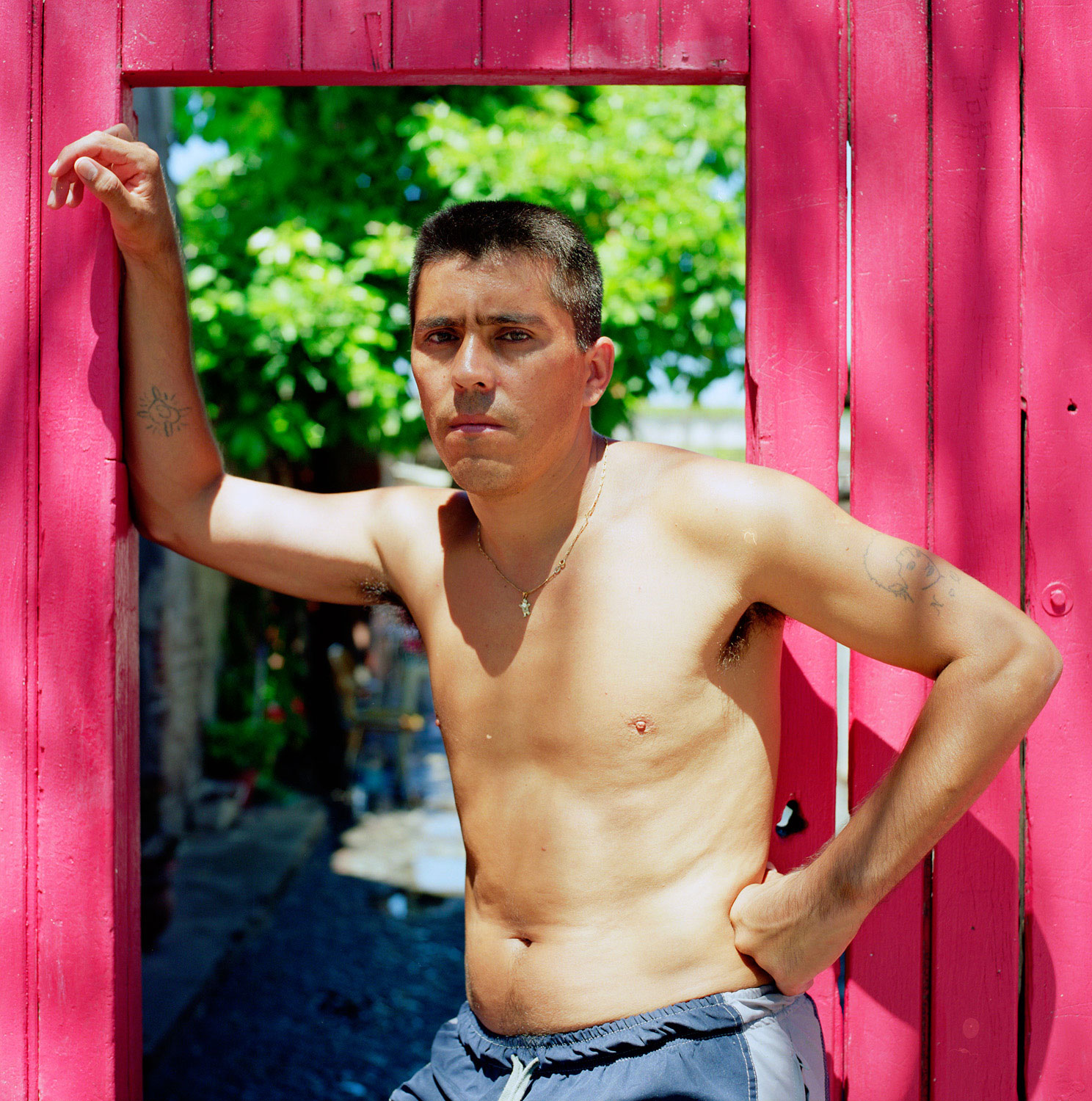 a_red_wall_00.jpg