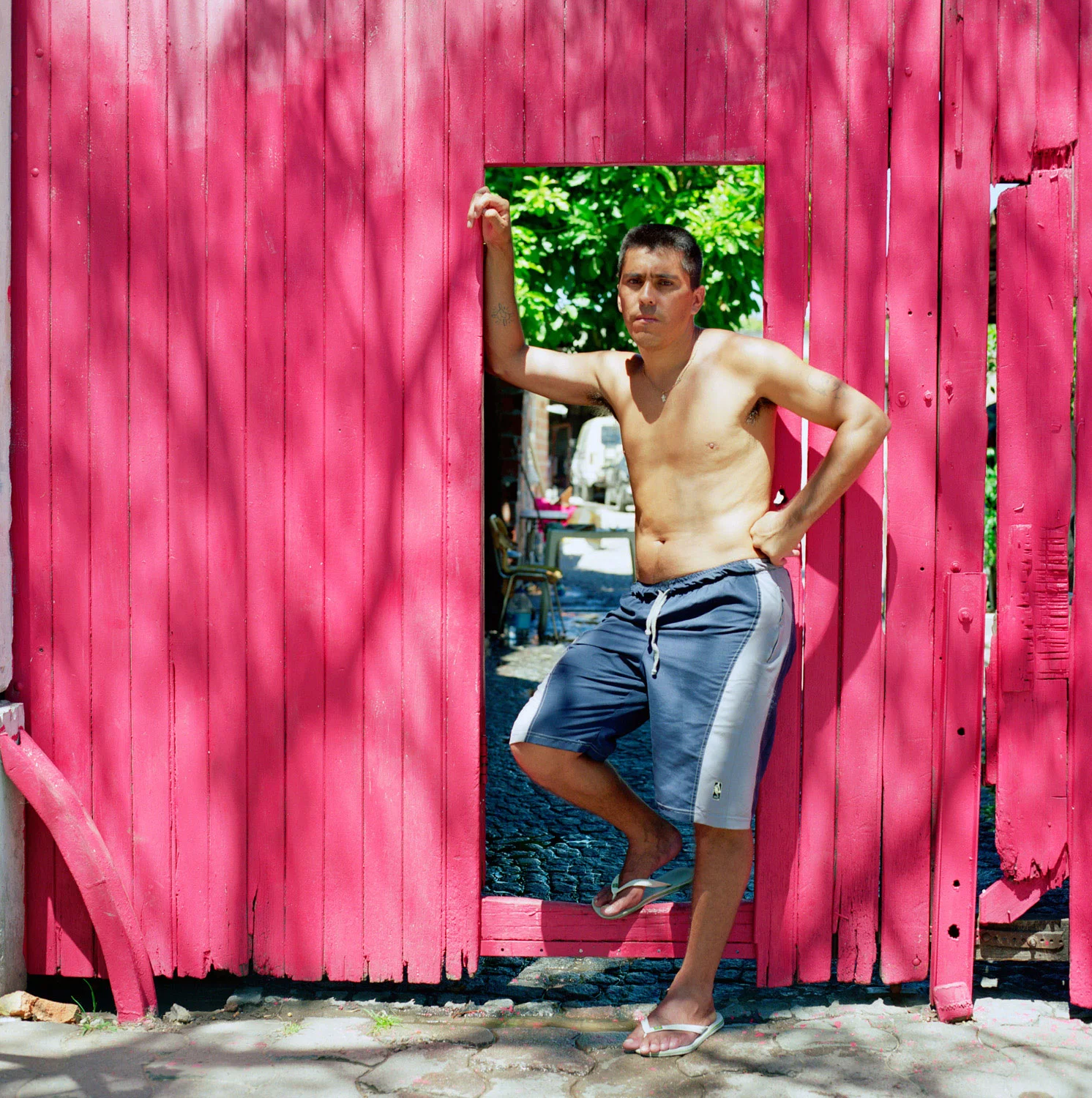 A_red_wall_01.jpg