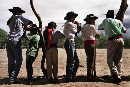 Norte cafayate gauchos kids.jpg