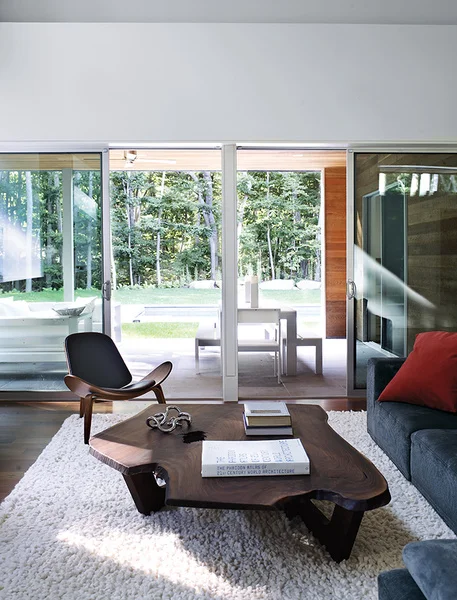 hamptons_living_room_fallen_wood_table_hans_wegner_chair.jpg