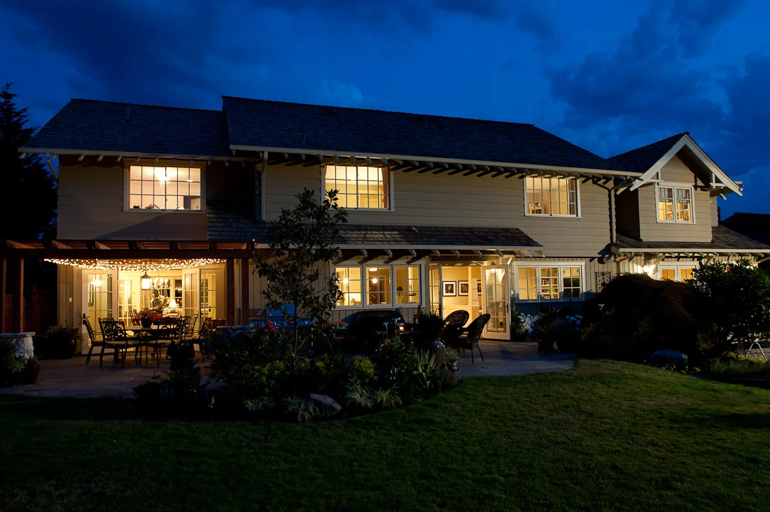 yarrow-point-remodel-back-exterior-seattle-paul-moon-design-architecture.jpg