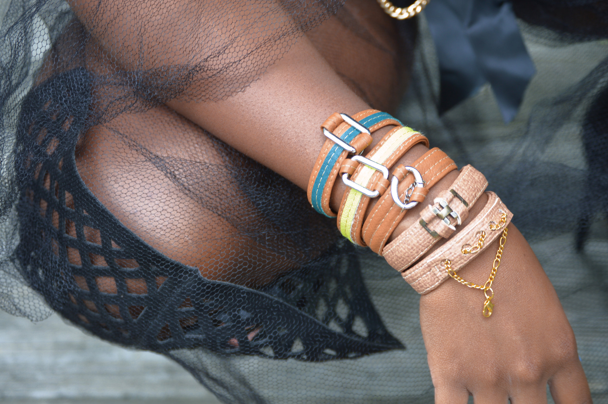 (Hand) BLACKANDGOLDFASHIONS- JEWELRY CLOSE-UP (3).JPG