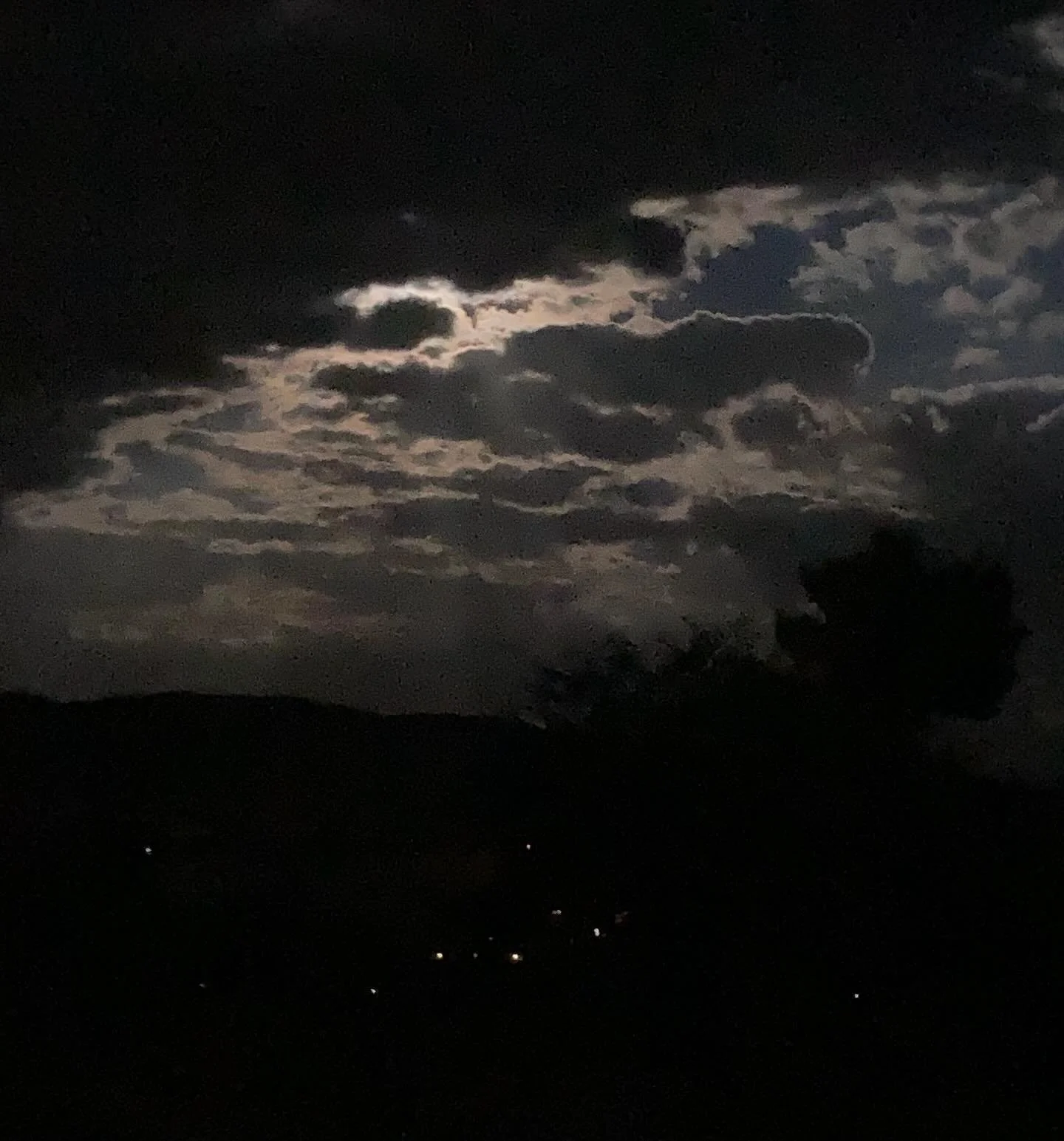 Heartened to see the beautiful full moon tonight in the desert.  A quiet steadfast strength. 
#fullmoon #resilence