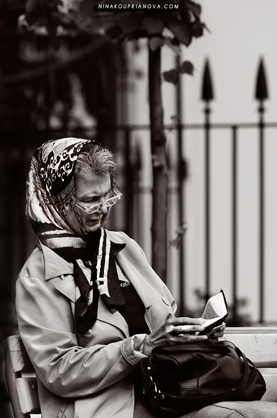 praying woman 1 850 px url.jpg