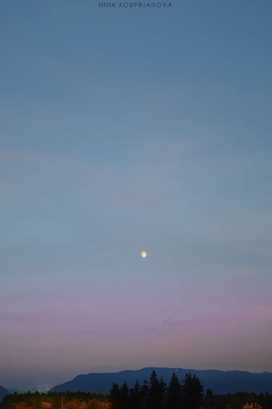 moon over mountains oct 15 800 px url.jpg