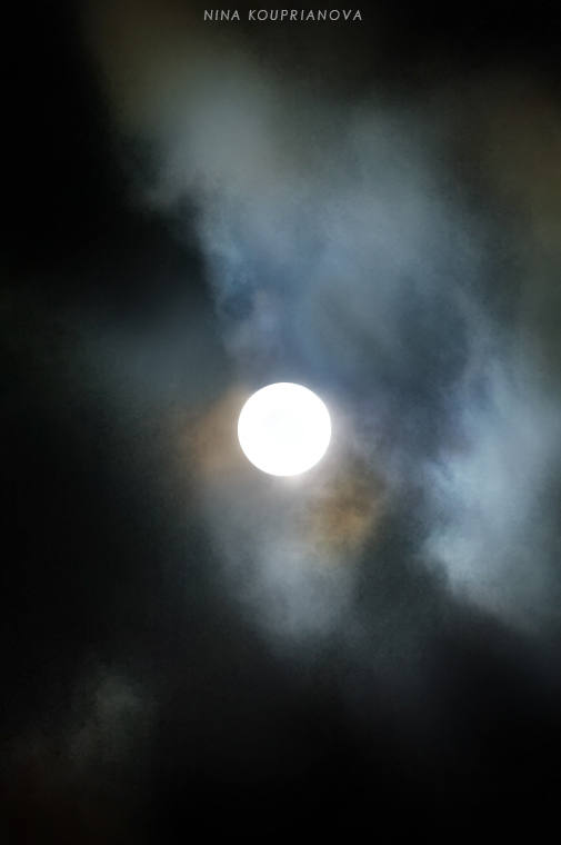 london moon 6 750 px url.jpg