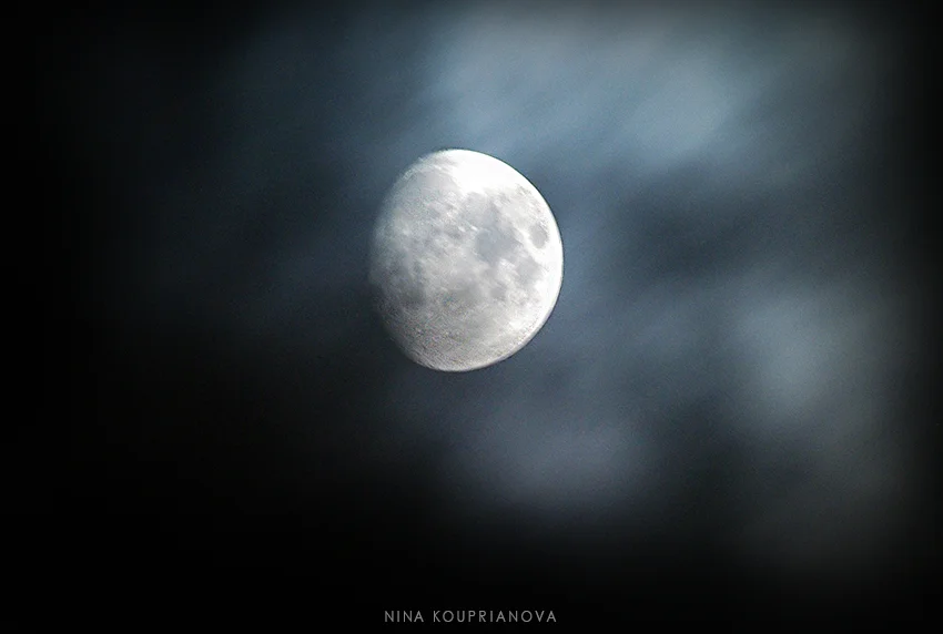 moon nov 8 hr 850 px url.jpg