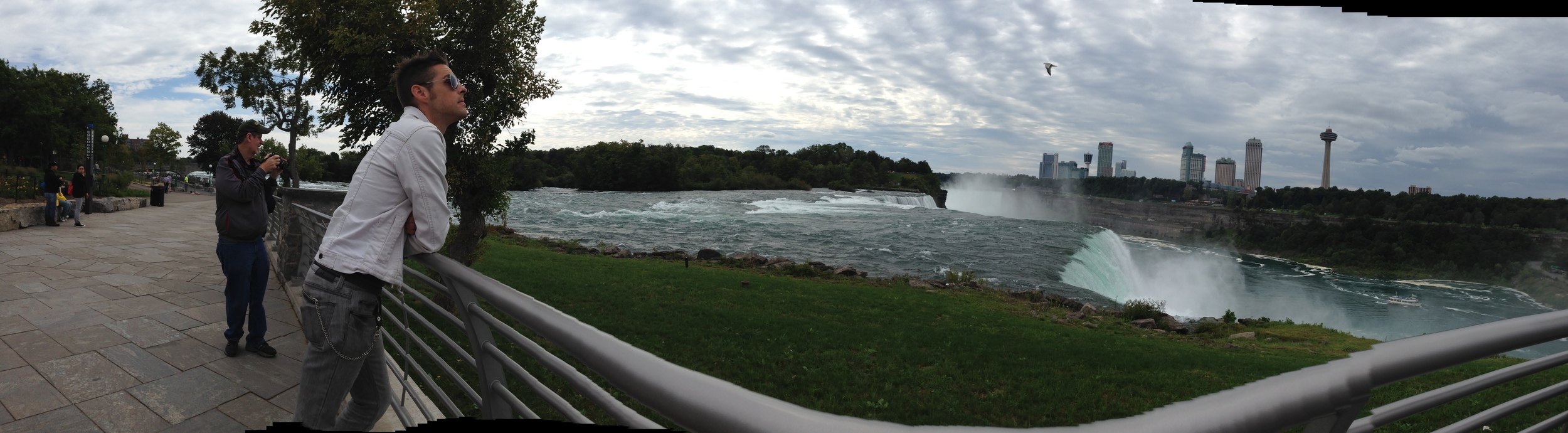 Niagara. Falls.