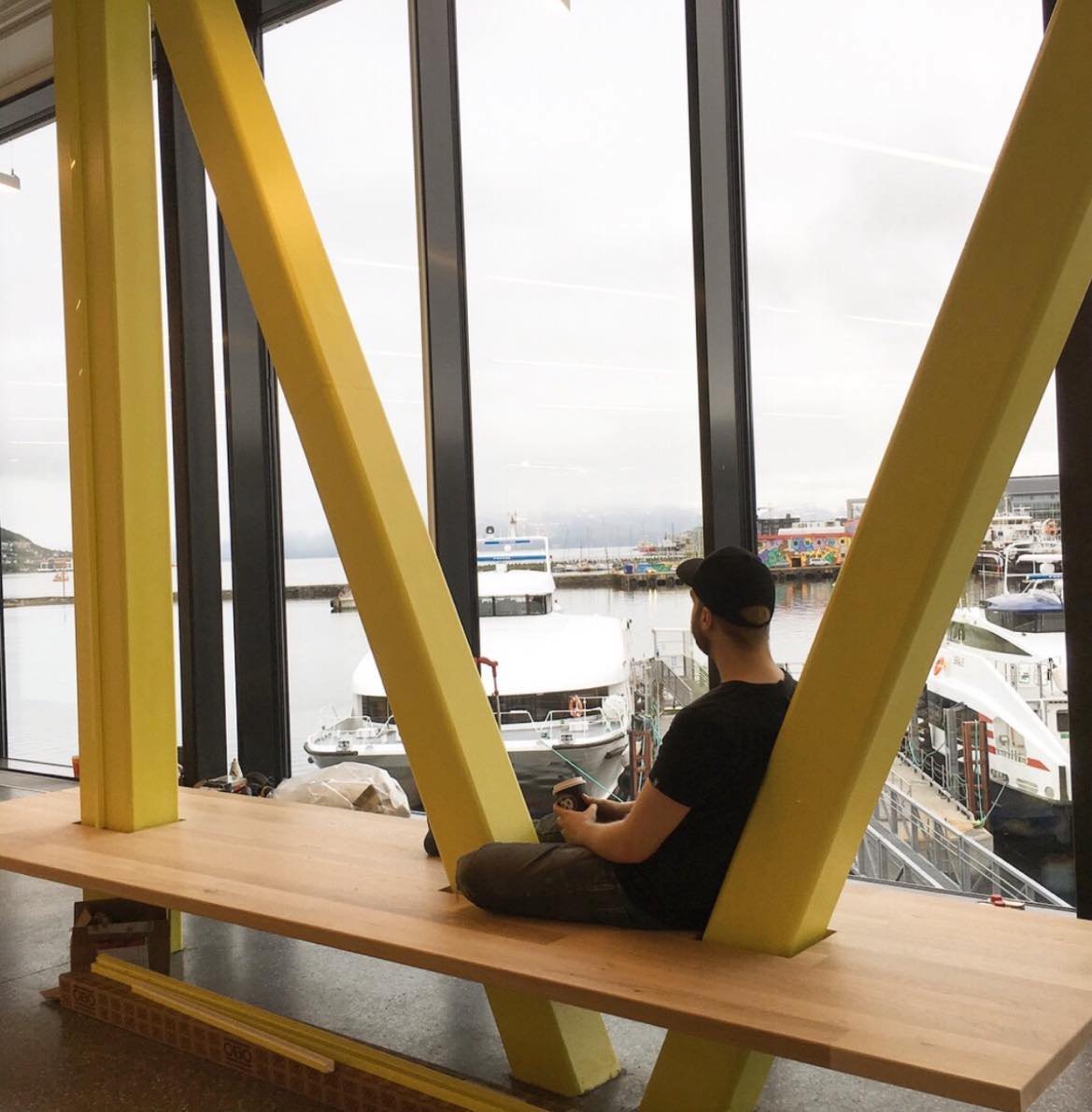 Five large floating benches for "Havneterminalen"