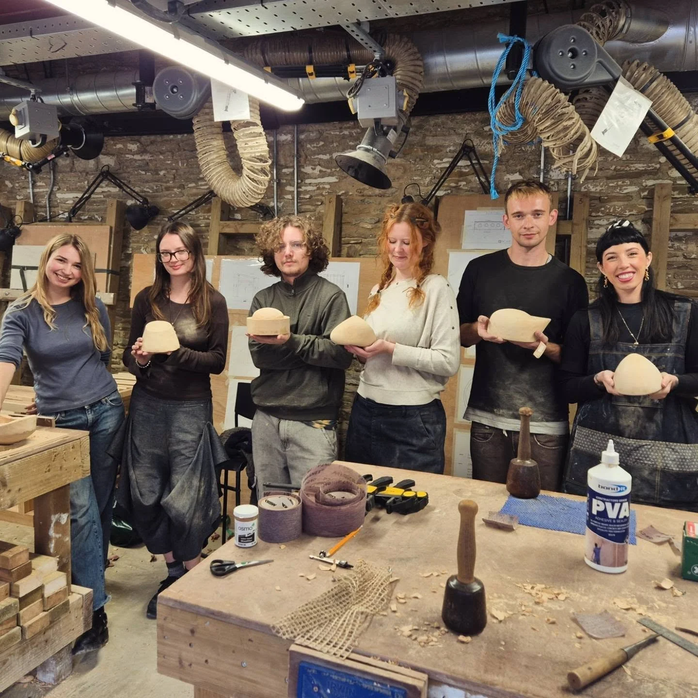 Had the pleasure of teaching this lovely bunch of milliners at Highgrove last week as part of their @kingsfoundation course in partnership with @chanelofficial.
They all threw themselves into the task of carving some hat blocks in Lime and made some 