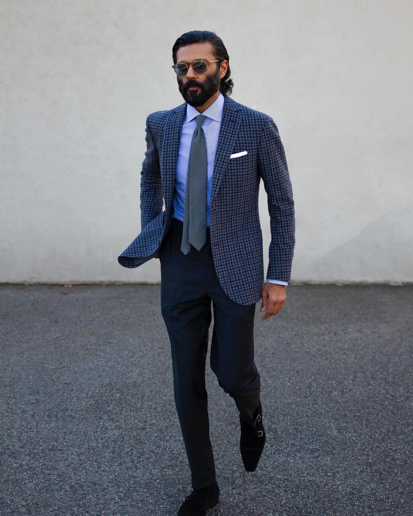 Bespoke blazer in luxurious Italian Super 110&rsquo;s Flannel Wool (Navy/Gray Plaid) paired with bespoke pants in Super Fine Italian Super 150&rsquo;s All Season Wool (Charcoal) &amp; bespoke shirt in Italian cotton. 

OUR WINTER SALE IS ON NOW
UP TO